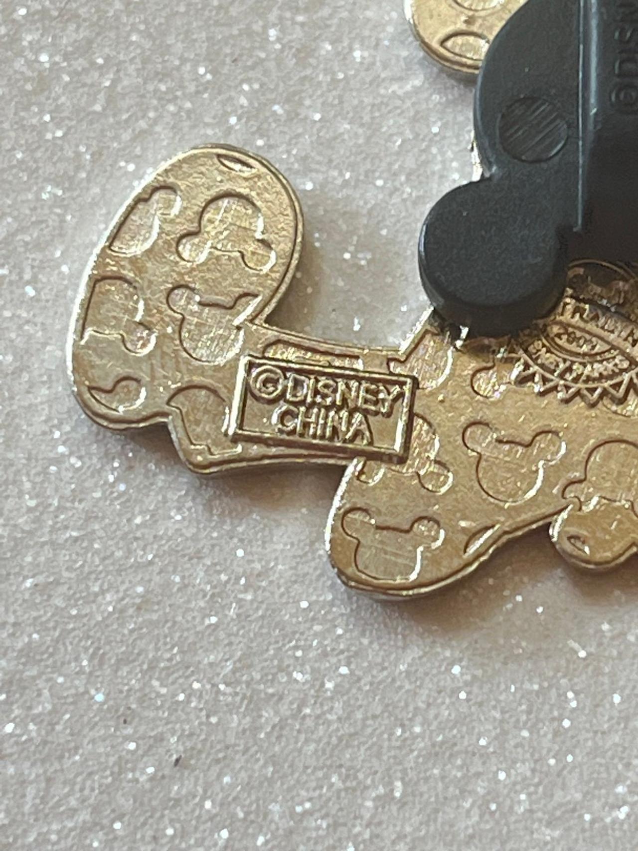 Disney Official Trading Pin Pink Tuxedo Mickey Mouse READ — image 4