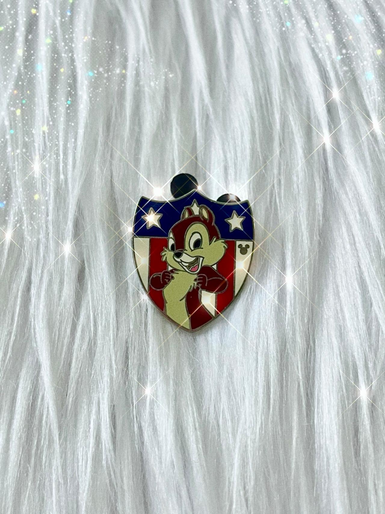 Disney Trading Pin Hidden Mickey Patriotic Characters (Chip) #28306 READ