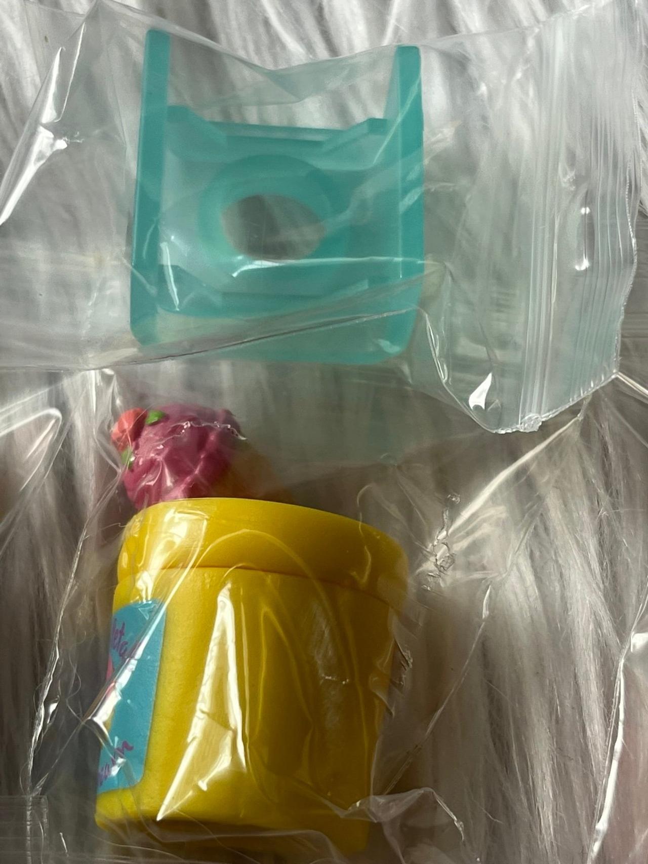 Disney x Shopkins Happy Places Blind Box Figures MESSAGE FOR INDIVIDUALS READ — image 3