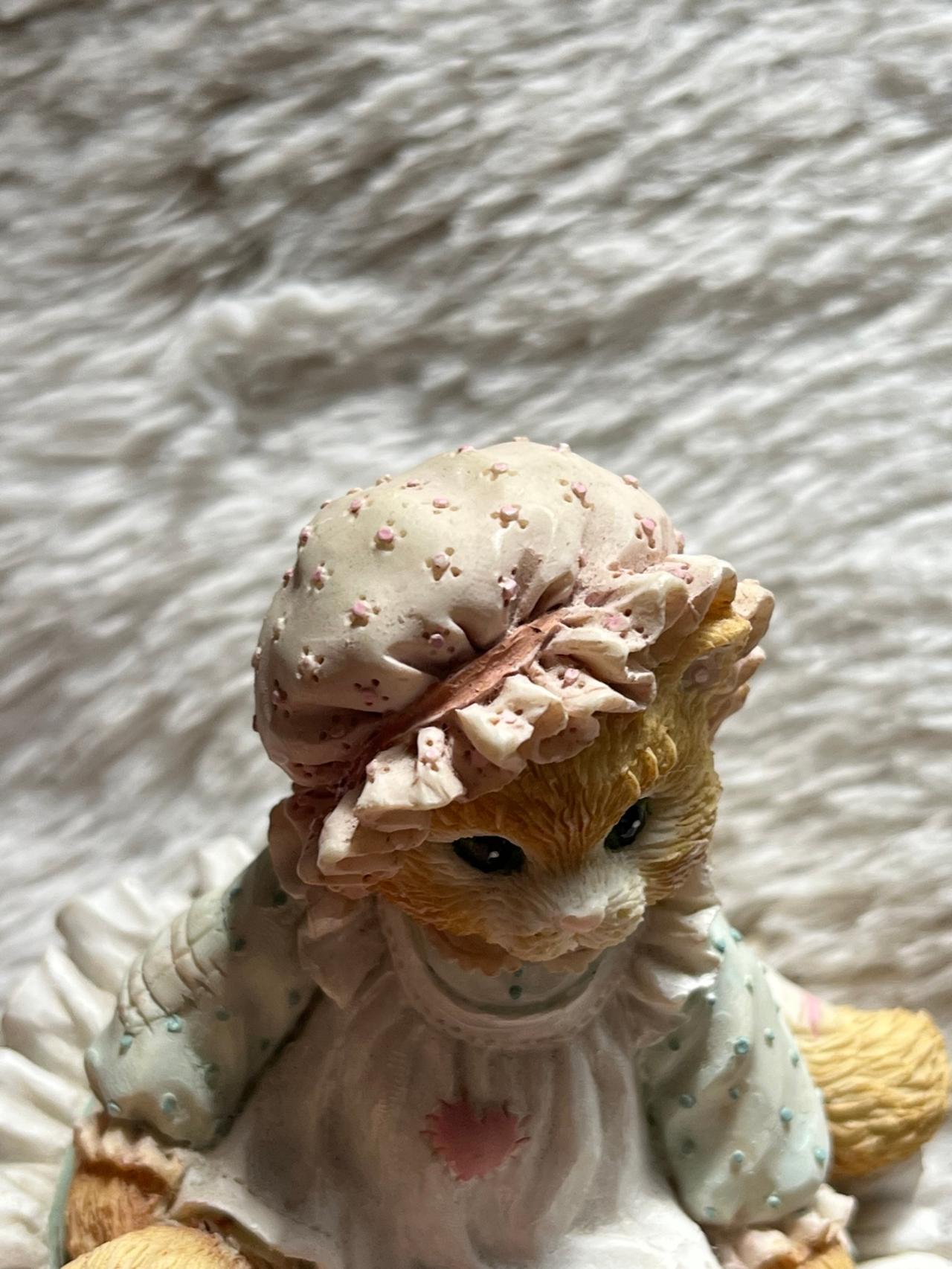 Enesco Calico Kittens 627917 “Just Thinking About You” Blanket Figurine — image 4