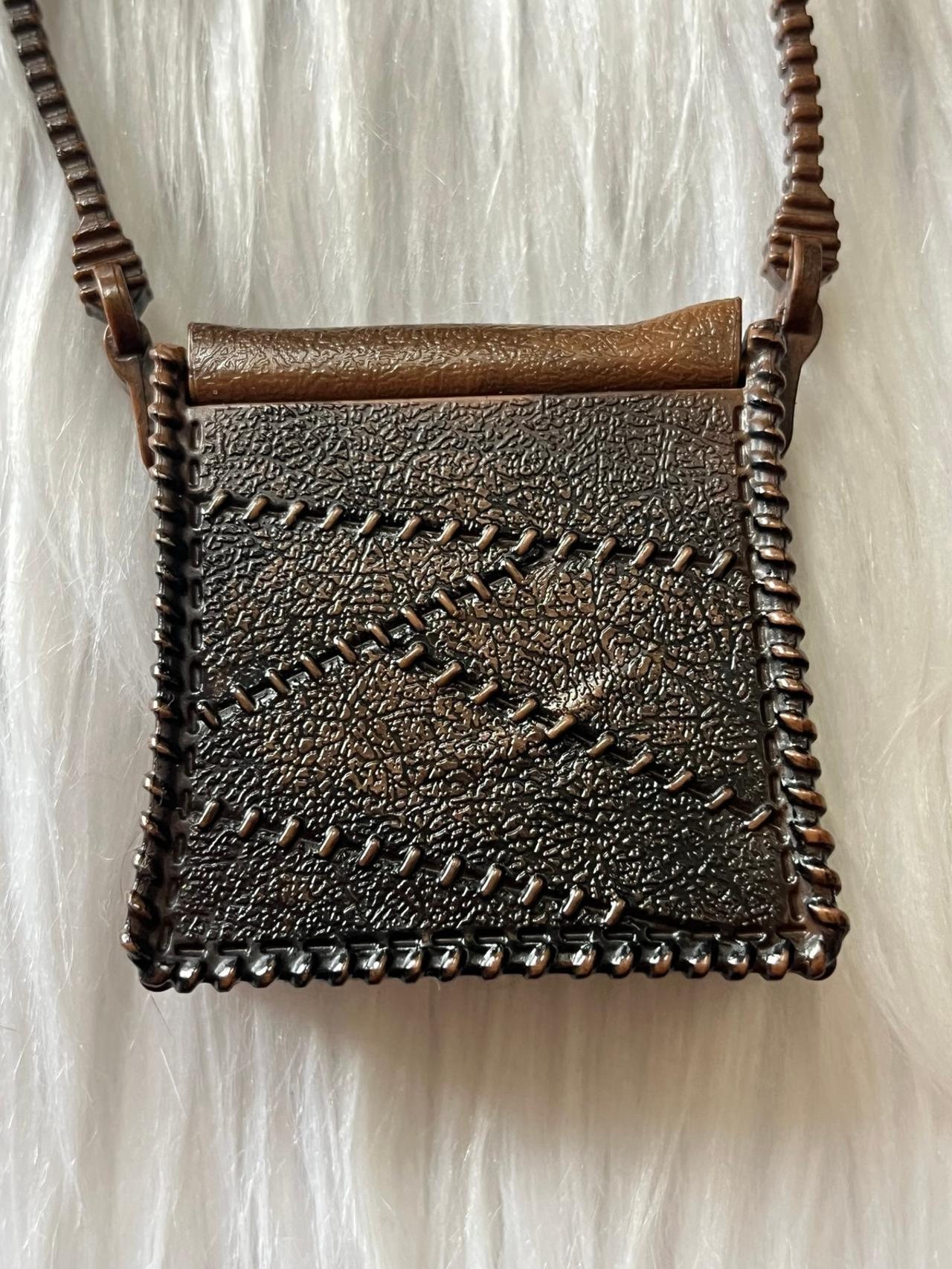 Ever After High G1 Hunter Huntsman Signature Leather Bag — image 5
