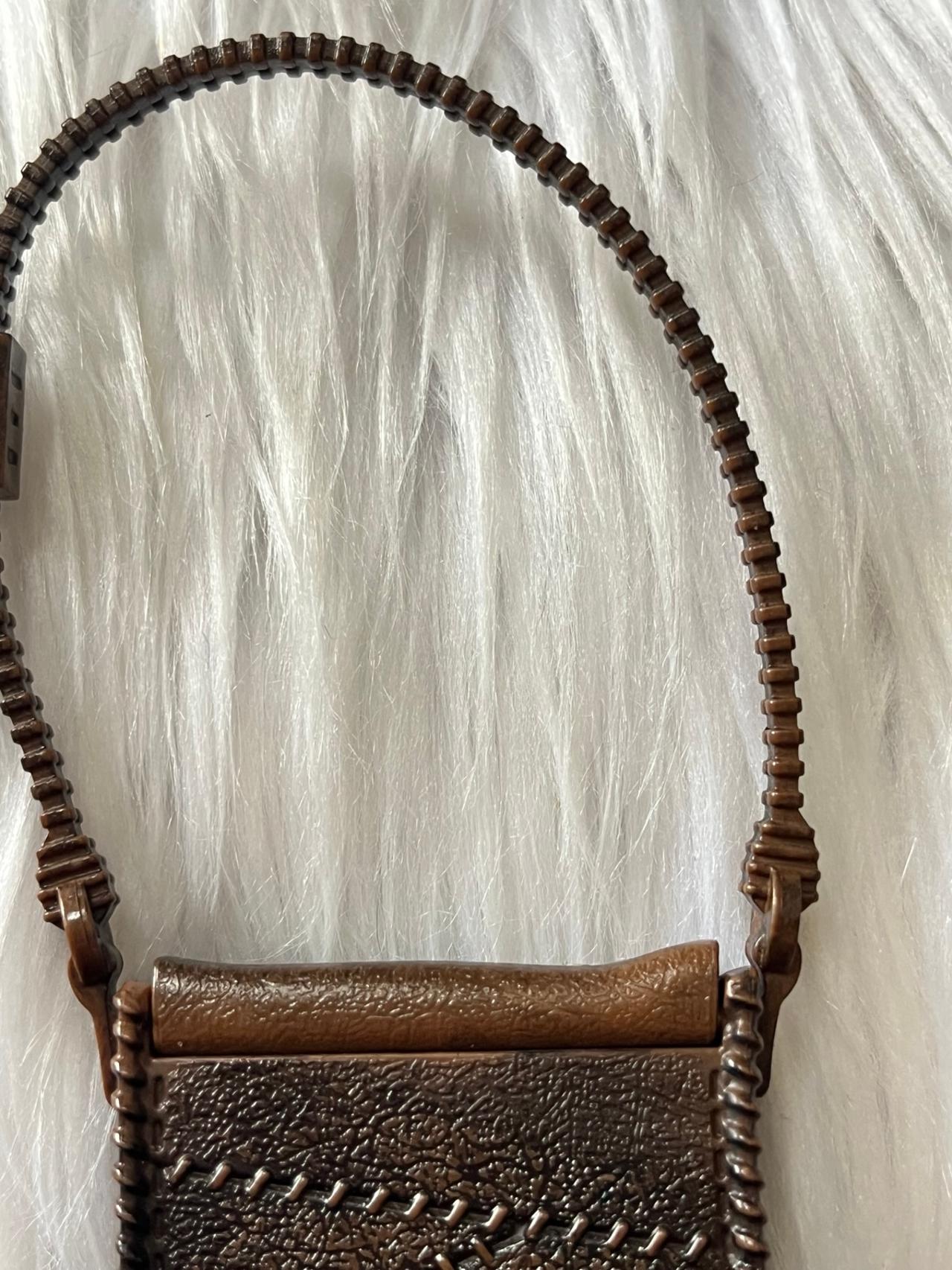 Ever After High G1 Hunter Huntsman Signature Leather Bag — image 7