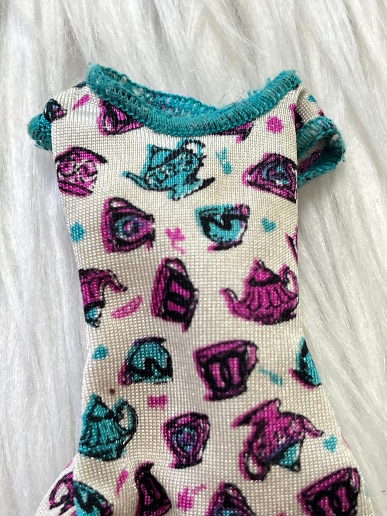 Ever After High G1 Madeline Hatter Getting Fairest Nightgown — image 4