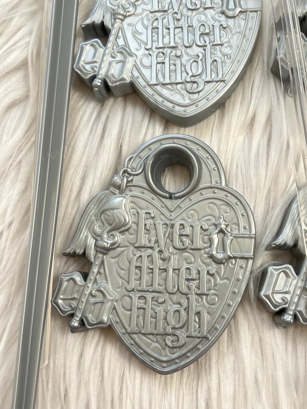Ever After High G1 Rebel Silver Stand Base & Sticks MESSAGE FOR INDIVIDUALS READ — image 3