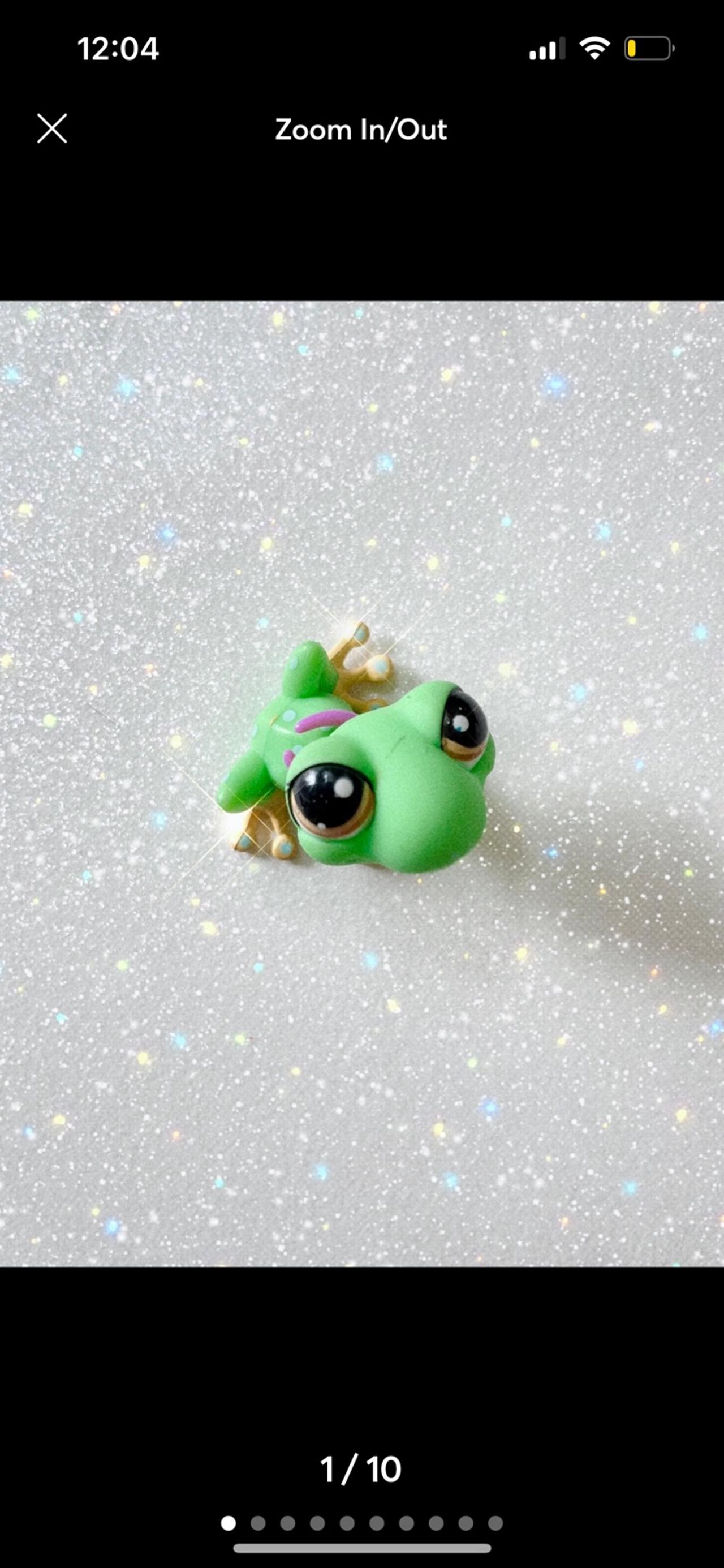Littlest Pet Shop LPS Green Frog with Pink Tie #1020 2005+ READ