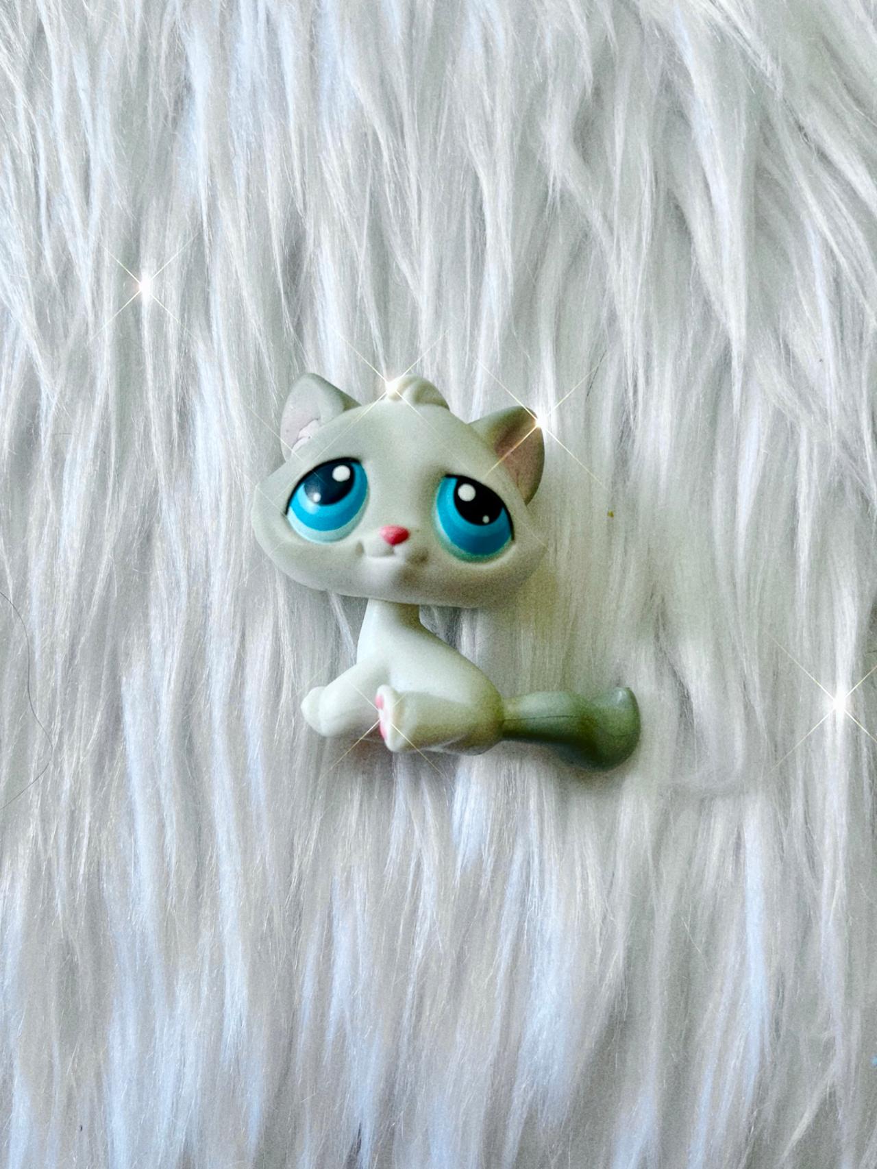 Littlest Pet Shop LPS Grey & White Tabby Cat #53 2004-2005 READ