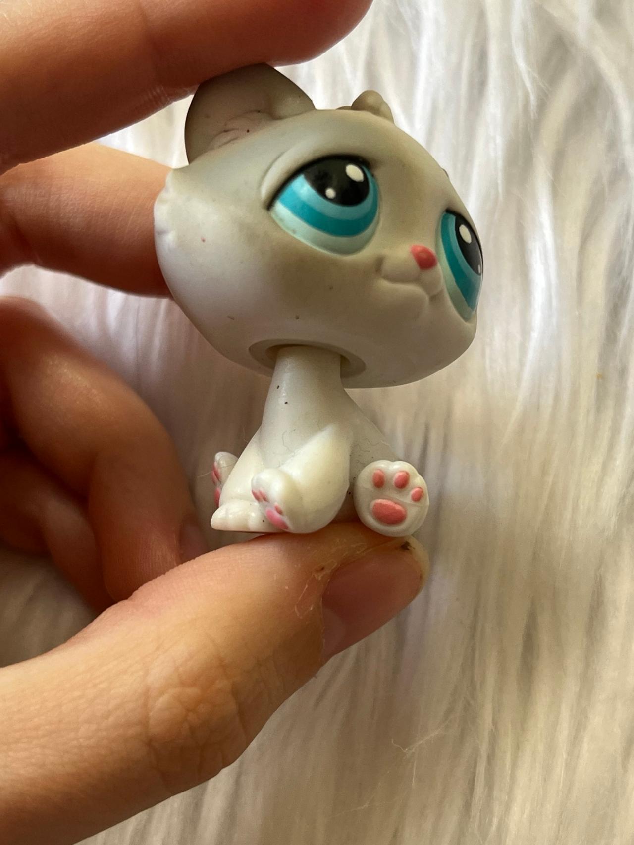 Littlest Pet Shop LPS Grey & White Tabby Cat #53 2004-2005 READ — image 3