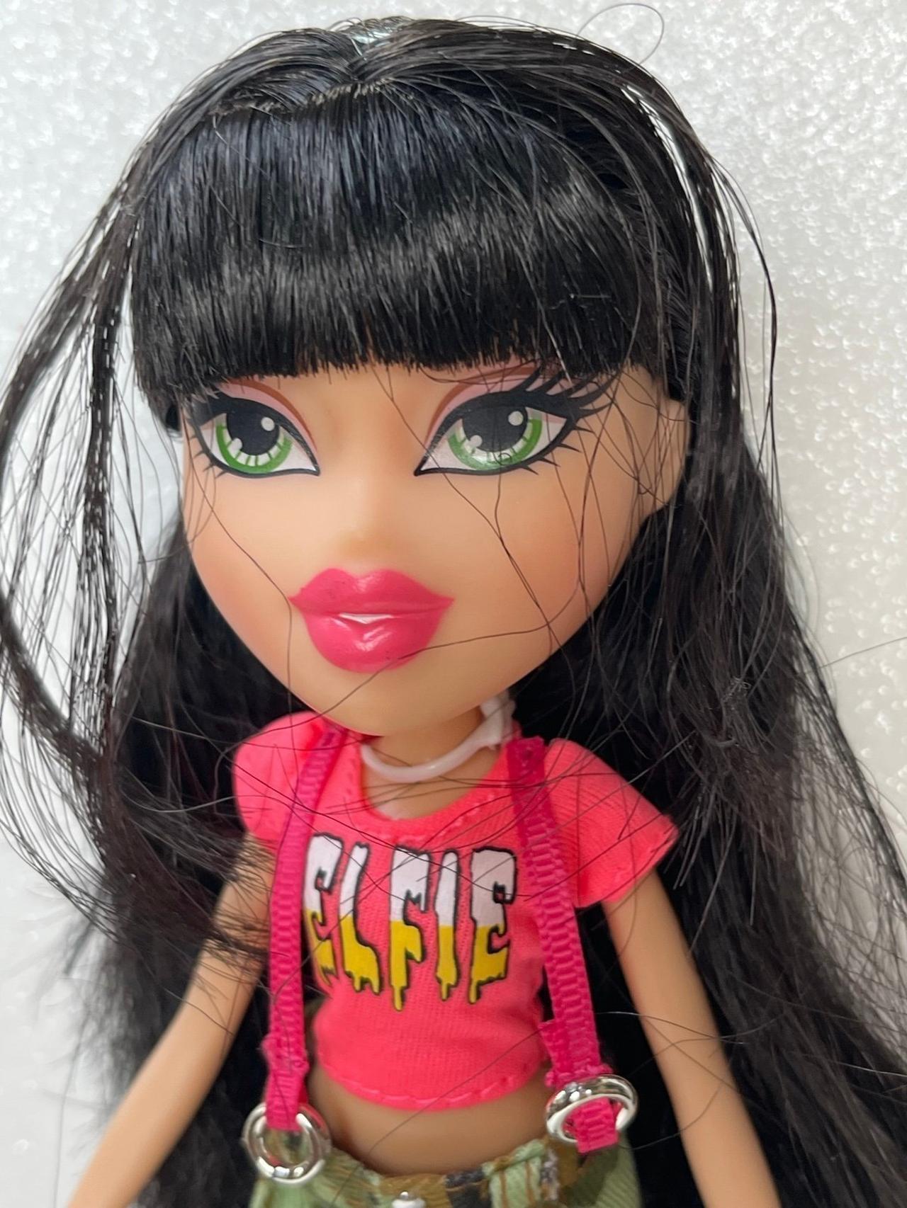 MGA Bratz 2015 Selfie Snaps Jade Doll NEAR COMPLETE Outfit READ — image 8