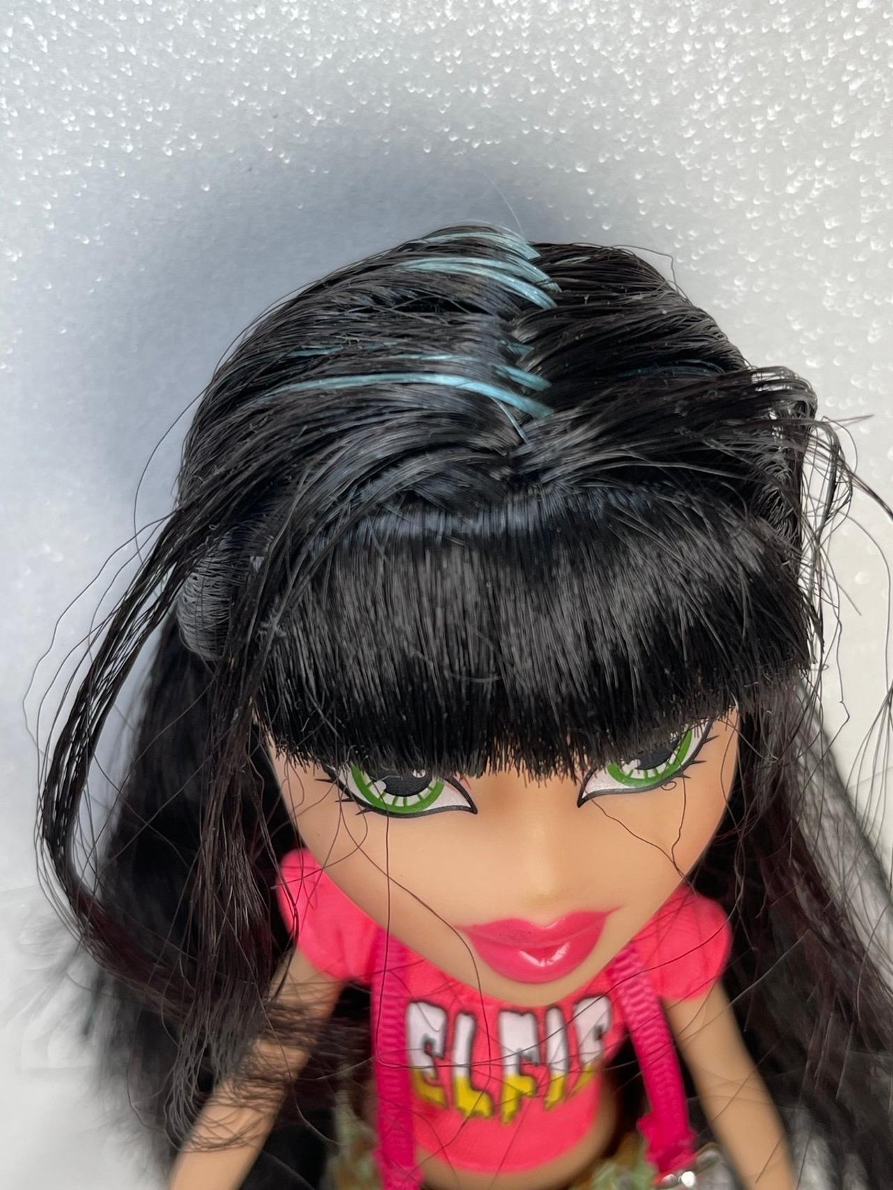 MGA Bratz 2015 Selfie Snaps Jade Doll NEAR COMPLETE Outfit READ — image 9
