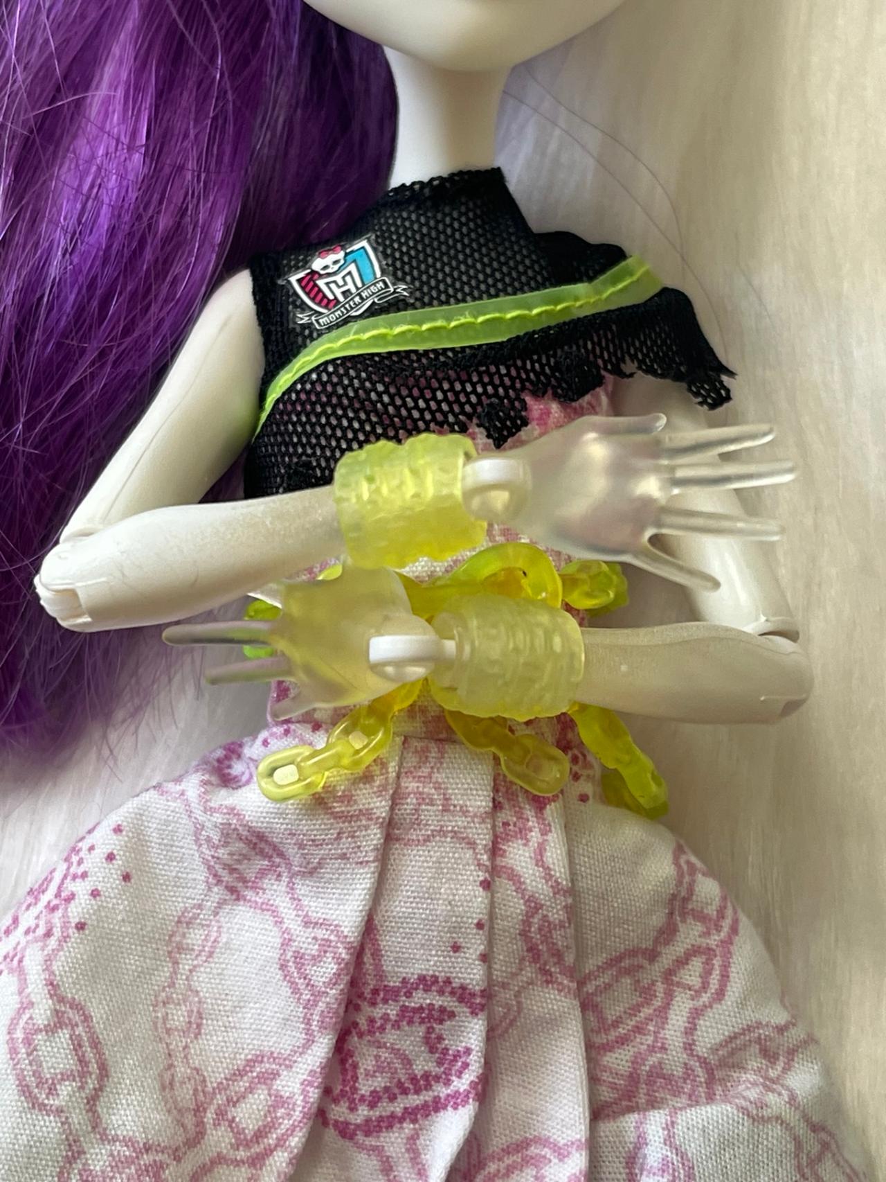 Monster High G1 Ghouls Sports Spectra Vondergeist INCOMPLETE OOB Doll READ — image 4