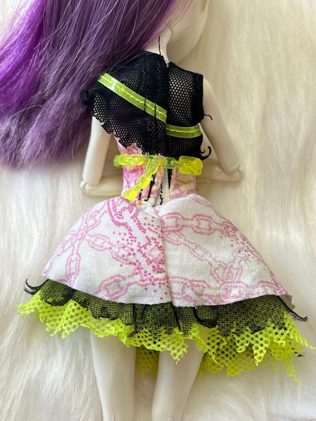 Monster High G1 Ghouls Sports Spectra Vondergeist INCOMPLETE OOB Doll READ — image 9