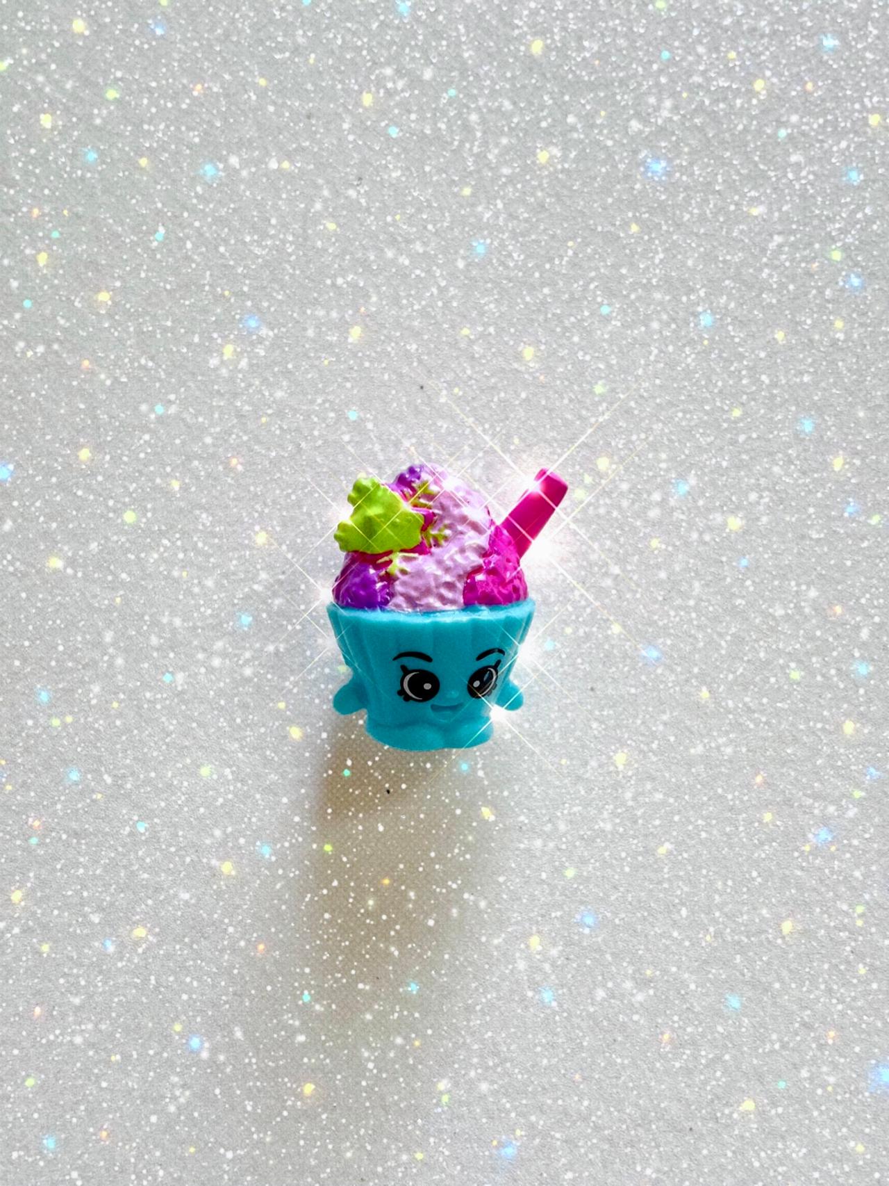 Shopkins Season 8 #8-096 Sumo Snow Ice World Vacation READ