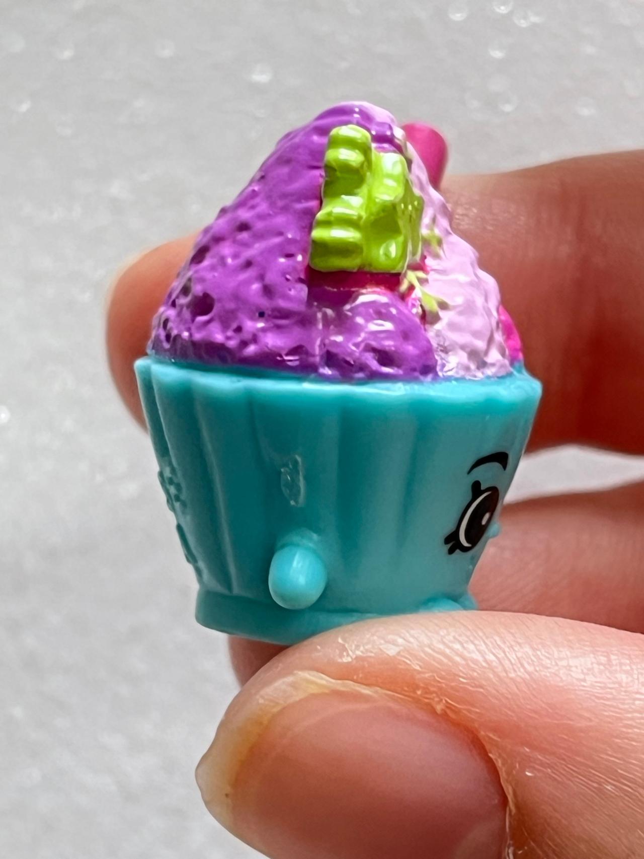 Shopkins Season 8 #8-096 Sumo Snow Ice World Vacation READ — image 3