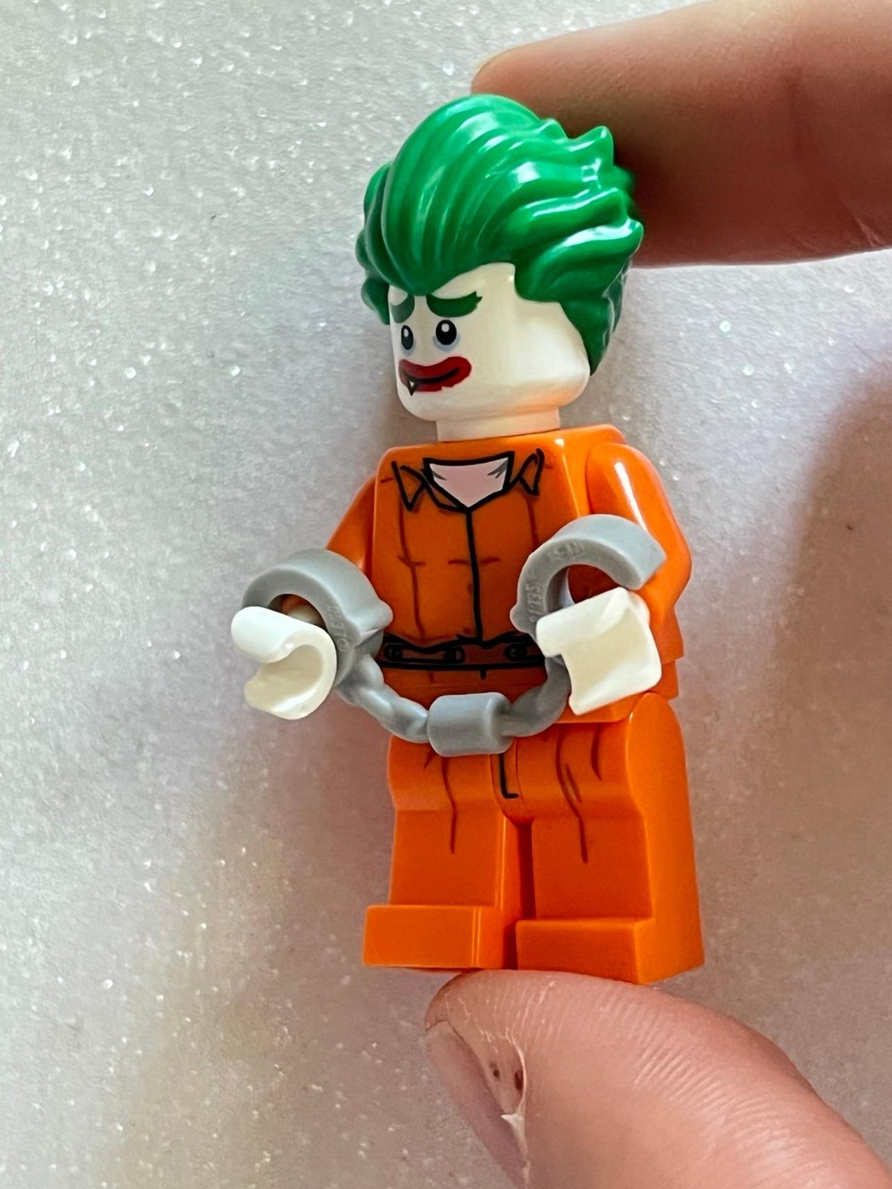 The Lego Batman Movie Prison Joker With Handcuffs LEGO 70912 Figure READ — image 3